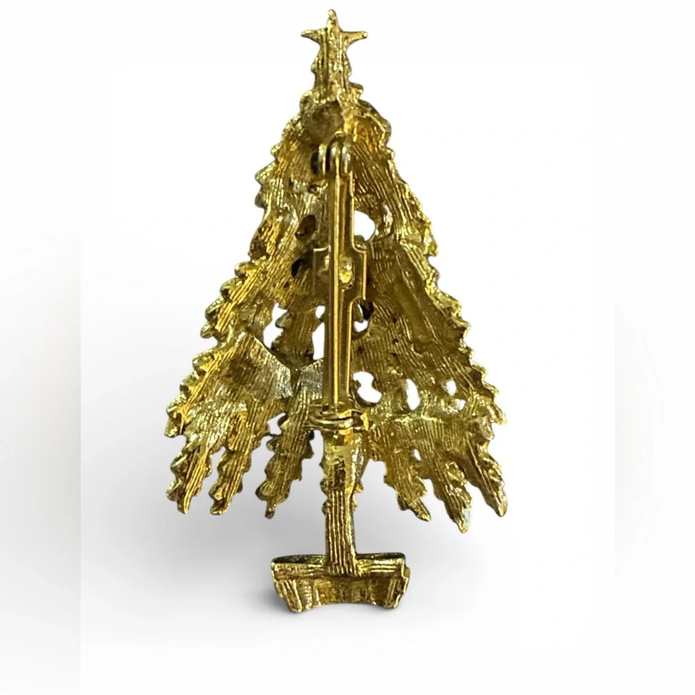Vintage Unsigned ART Gold Tone Christmas Tree Brooch
